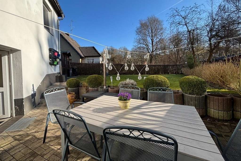 Immobilie in Reinfeld - Einfamilienhaus in ruhiger Lage - Bild 2