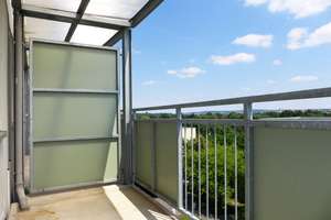 5-Zimmer-Wohnung auf 83 qm mit Balkonblick über Stadtpark – Am Stadtpark 6, 9120 Helbersdorf, Chemnitz – Vorschaubild 2