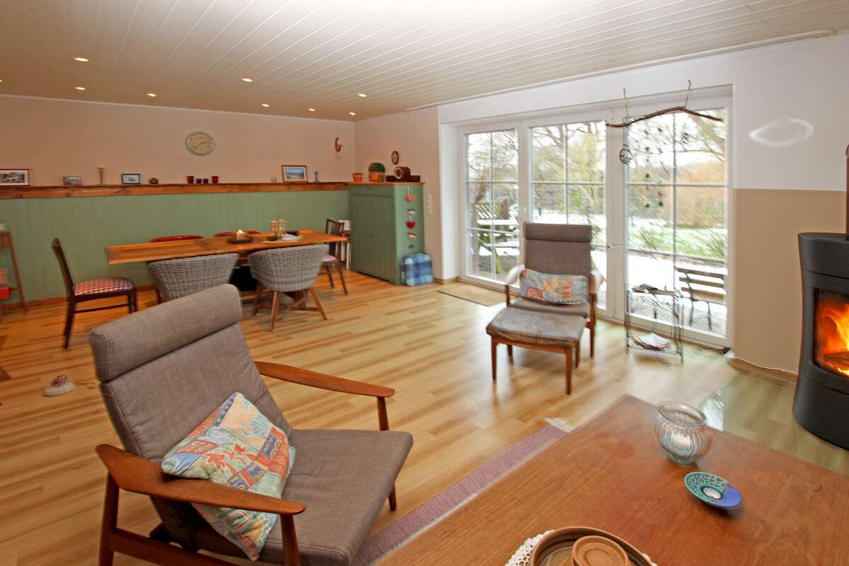 Immobilie in Kalkhorst - Familienwohnsitz oder Ferienhaus ?
Schönes Wohnhaus mit 5 Zimmern, Kamin, Sauna und Doppelgarage in - Bild 5