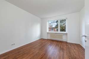 Ruhig gelegene Drei-Zimmer-Wohnung mit Balkon – Salbeiweg 50, 22337 Ohlsdorf, Hamburg – Vorschaubild 3