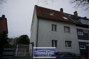Zweifamilien- Generationenhaus als TOP-Schnäppchen in Borbeck-Bochold. Im Garten relaxen
