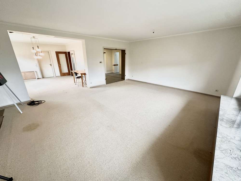 Immobilie in Ransbach-Baumbach - Großzügiges Einfamilienhaus mit großem Potenzial in ansprechender Lage - Bild 3