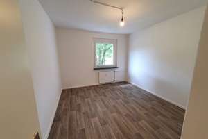 Ab 01.05.2026*Frisch renovierte 5 Zimmer-Wohnung im Hochparterre, 2 Bäder und Balkon! – Ringstraße 181, 4209 Grünau-Mitte, Leipzig – Vorschaubild 9