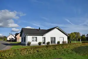 **Exklusives Wohnen im traumhaften Bungalow** – Bitburg-Prüm (Kreis) – Vorschaubild 1