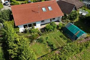 CHARMANTES EINFAMILIENHAUS
MIT GARTEN UND GARAGE 
IN UTTENHOFEN – Die vollständige Adresse der Immobilie erhältst du vom Anbieter., 74538 Rosengarten – Vorschaubild 3
