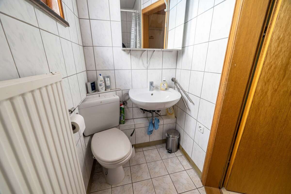 Immobilie in Geestland - Einzigartiges Einfamilienhaus in Debstedt: Geräumiges Wohnen mit zwei Garagen und großem Grundstück - Bild 4