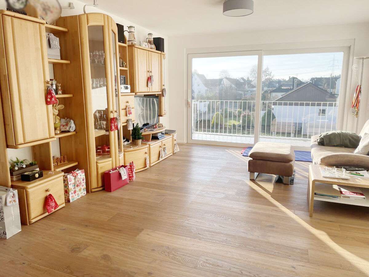 Immobilie in Hüttisheim - ++ KAPITALANLAGE ++
Moderne 4,5-Zimmer
Eigentumswohnung 
mit TG und Stellplatz 
in Hüttisheim - Bild 1