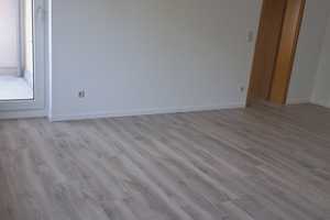 Renovierte und ruhige 2-Raum-Wohnung mit Einbauküche in München Perlach – Gustav-Heinemann-Ring 24, 81739 München – Vorschaubild 4