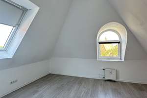 Individuelle Maisonette-Wohnung mit Balkon und TG-Stellplatz – Frohmestraße 68b, 22459 Schnelsen, Hamburg – Vorschaubild 9