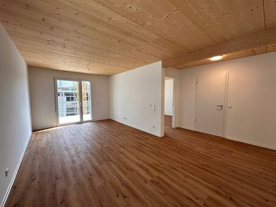 3 Zimmer Neubauwohnung mit Balkon und Aufzug