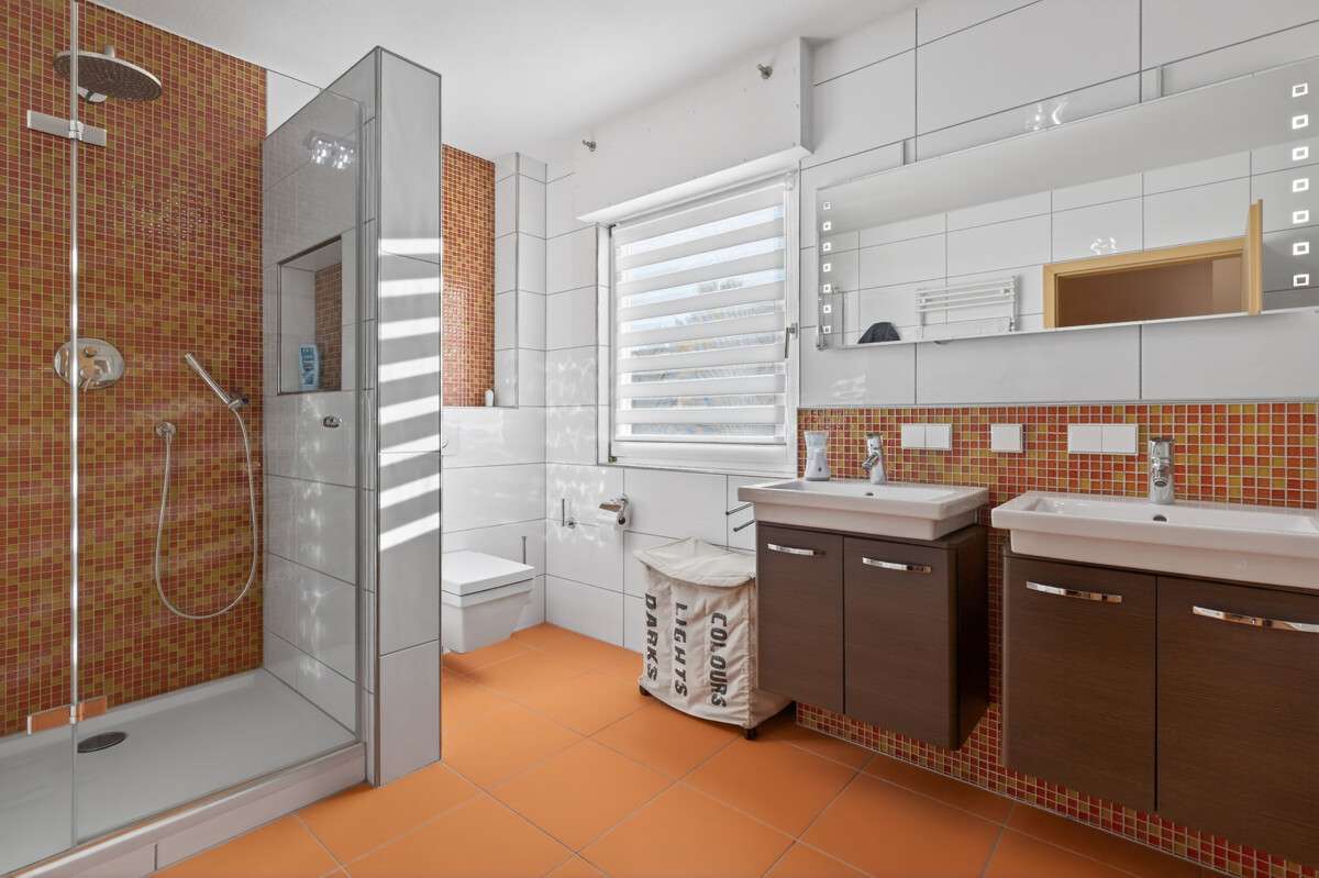 Immobilie in Straubenhardt - Ihr Familienzuhause in Ottenhausen - Gepflegtes Einfamilienhaus mit großer Terrasse - Bild 5