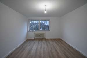 OB-Sterkrade! Renovierte 3-Zi-Whg mit Balkon – Tilsiter Straße 3, 46149 Alsfeld, Oberhausen – Vorschaubild 1