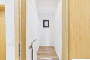 Ein Juwel der Altstadt - traumhafte 2 Zimmer Wohnung mit großer Dachterrasse - Altdorf bei Nürnberg – Die vollständige Adresse der Immobilie erhältst du vom Anbieter., 90518 Altdorf bei Nürnberg – Vorschaubild 3
