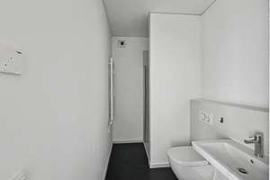 Wasserlage an der Dahme: Bezugsfreie 3-Zimmer-Wohnung mit Aufzug und Süd Loggia in Köpenick – Die vollständige Adresse der Immobilie erhältst du vom Anbieter., 12527 Grünau, Berlin – Vorschaubild 9