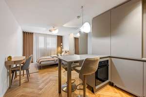 Erstbezug: Kernsanierte möblierte 1-Zimmer-Wohnung mit Balkon in Stuttgart-Süd – Tulpenstraße 28, 70180 Lehen, Stuttgart – Vorschaubild 1