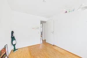 Wohnglück auf zwei Ebenen: Gepflegtes 4-Zimmer-Reihenhaus mit Terrasse in Karlsruhe-Neureut – Die vollständige Adresse der Immobilie erhältst du vom Anbieter., 76149 Neureut, Karlsruhe – Vorschaubild 24
