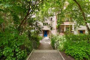 Gepflegte 2-Zimmer-Wohnung mit Loggia in Berlin-Zehlendorf – Die vollständige Adresse der Immobilie erhältst du vom Anbieter., 14169 Zehlendorf, Berlin – Vorschaubild 2