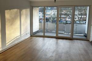 Kernsanierte Balkon-Wohnung mitten in Ronsdorf  – Staasstraße 37, 42369 Ronsdorf, Wuppertal – Vorschaubild 2