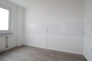 Ab 15.07. bezugsfertig! Frisch renovierte 3 Zimmer mit Ausblick * Südbalkon * Aufzug!  – Zingster Straße 12, 4207 Lausen-Grünau, Leipzig – Vorschaubild 3