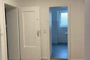 Sehr schön sanierte Wohnung mit Parkettböden und Wohnküche in stilvollem Altbau! – 68169 Neckarstadt-West, Mannheim – Vorschaubild 2