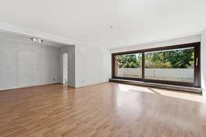 Großzügige Zweizimmerwohnung mit Tiefgaragenstellplatz in ruhiger Lage in Junkersdorf