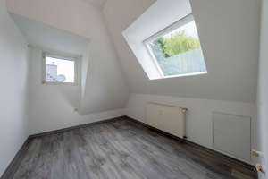 Großzügige 4-Zimmerwohnung im beliebten Dortmunder Kaiserviertel – Die vollständige Adresse der Immobilie erhältst du vom Anbieter., 44135 Kaiserbrunnen, Dortmund – Vorschaubild 2