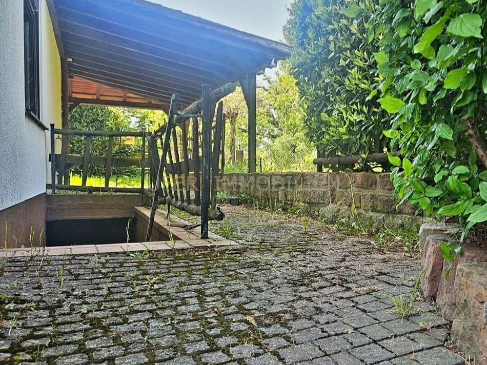 Blick vom Garten aufs Haus