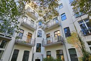 Helle DG-Wohnung mit Galerie, ca. 64 m² WZ, Kamin, Gäste-WC, gr. Balkon, Lift, SP mgl. – Die vollständige Adresse der Immobilie erhältst du vom Anbieter., 4103 Zentrum-Südost, Leipzig – Vorschaubild 2