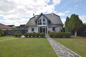 Zwischen Ahrensburg und Bargteheide leben Sie mit hohem Freizeitwert - und am besten in diesem Haus! – Die vollständige Adresse der Immobilie erhältst du vom Anbieter., 22941 Delingsdorf – Vorschaubild 18