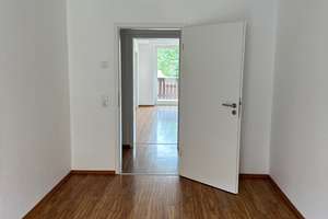 Kapitalanlage – Vermietete 4 Raum Wohnung im 1.OG mit Balkon, EBK sowie Garage in Dresden Oberwartha – Zur Schäferei 4, 1159 Oberwartha, Dresden – Vorschaubild 17