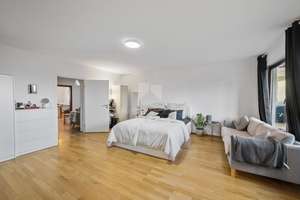 Hübsche 3-Zi-Wohnung mit zwei Loggien in München-Neuhausen!