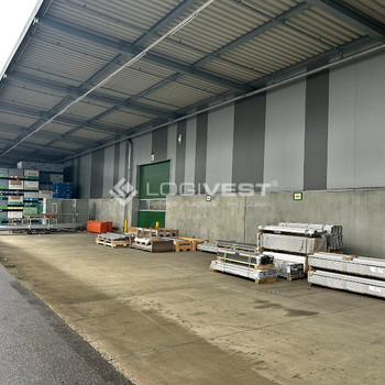 Logistikimmobilie mit Regalanlage in der Nähe des Flughafens Leipzig
