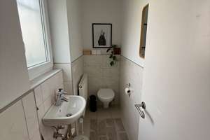 Sehr schönes Einfamilienhaus mit großem Garten – Willibaldstraße 16, 85055 Oberhaunstadt, Ingolstadt – Vorschaubild 4