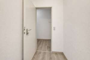 Komfortable 2-Zimmer-Wohnung mit Aufzug, Loggia und Tiefgaragenstellplatz – Die vollständige Adresse der Immobilie erhältst du vom Anbieter., 90431 Eberhardshof, Nürnberg – Vorschaubild 6