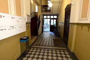 Bezugsfrei 01.09.2025: Ruhige 2-Zimmer-Wohnung im 2. OG in saniertem Gründerzeitaltbau nahe Ostkreuz – Lenbachstr. 6, 10245 Berlin – Vorschaubild 5