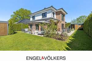 Hell, modern und energieeffizient: Großzügiges Einfamilienhaus mit Wow-Faktor