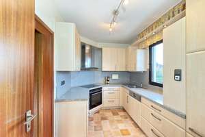 Familienbungalow mit Einliegerwohnung und Doppelgarage auf schönem Hanggrundstück – Katharinenberg 12, 91350 Gremsdorf – Vorschaubild 14