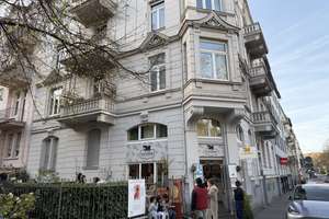 Exklusive 3-ZKB Dachgeschoss-Altbauwohnung in Wiesbaden – Bismarckring 14, 65183 Westend / Bleichstraße, Wiesbaden – Vorschaubild 2