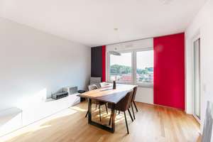 Zentrale, ruhige u. moderne Dachgeschosswohnung mit Südbalkon – An der Caponniere 5, 89231 Neu-Ulm – Vorschaubild 3