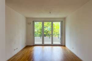 Schöne 2-Zimmer-Wohnung mit sonnigem Balkon und Tiefgaragenstellplatz