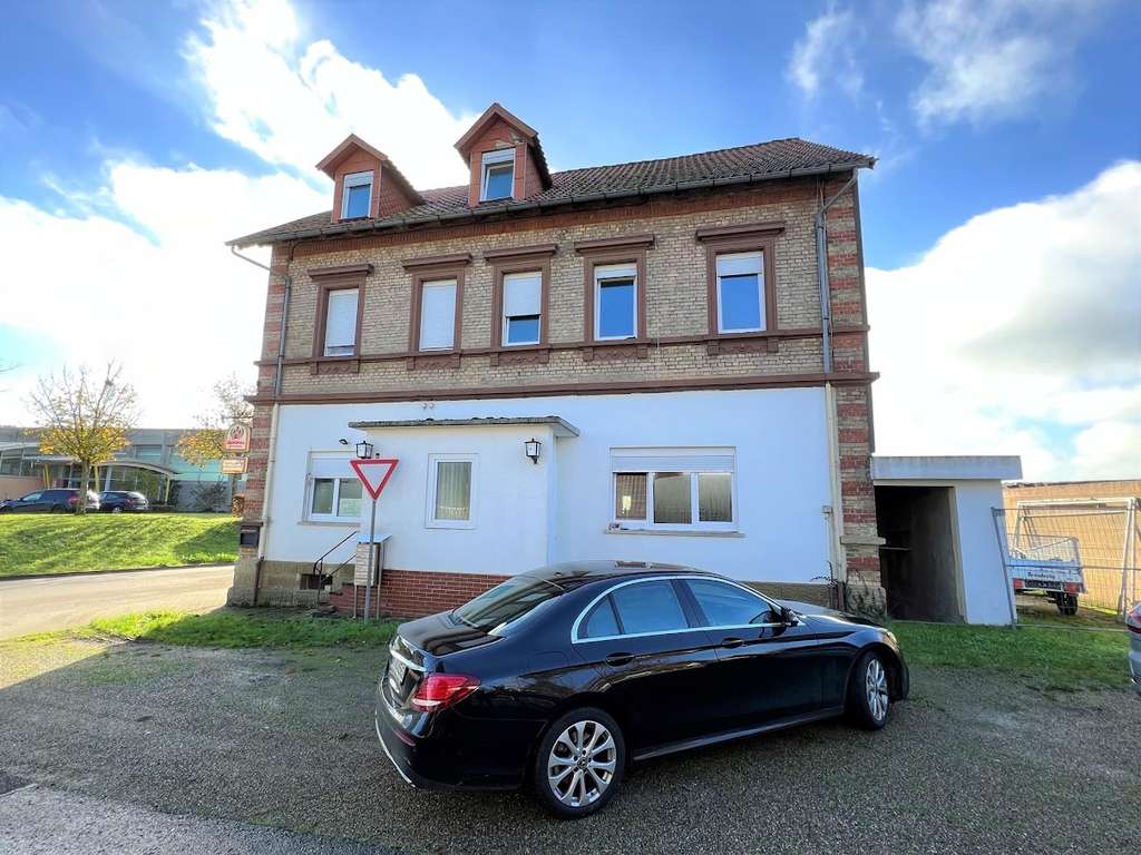 Immobilie in Eppingen - Eppingen Wohnhaus 270M²  Wohnfläche - Bild 0