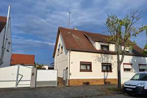 Doppelhaushälfte mit Garage und
Garten in Philippsburg-Huttenheim! – Die vollständige Adresse der Immobilie erhältst du vom Anbieter., 76661 Philippsburg – Vorschaubild 1