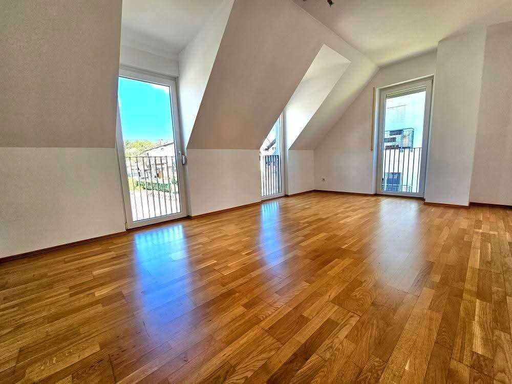 Immobilie in Trippstadt - Modernes Wohnerlebnis auf vier Ebenen – Stilvolles Reihenendhaus in Trippstadt - Bild 2