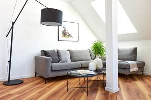 Schicke 2-Zimmer-Wohnung mit Balkon, Klimaanlage, alle NK inklusive