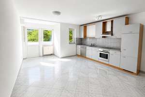 Großzügige Maisonette-Wohnung mit Erkern, Balkon und traumhaftem Ausblick  in Bonn-Ippendorf