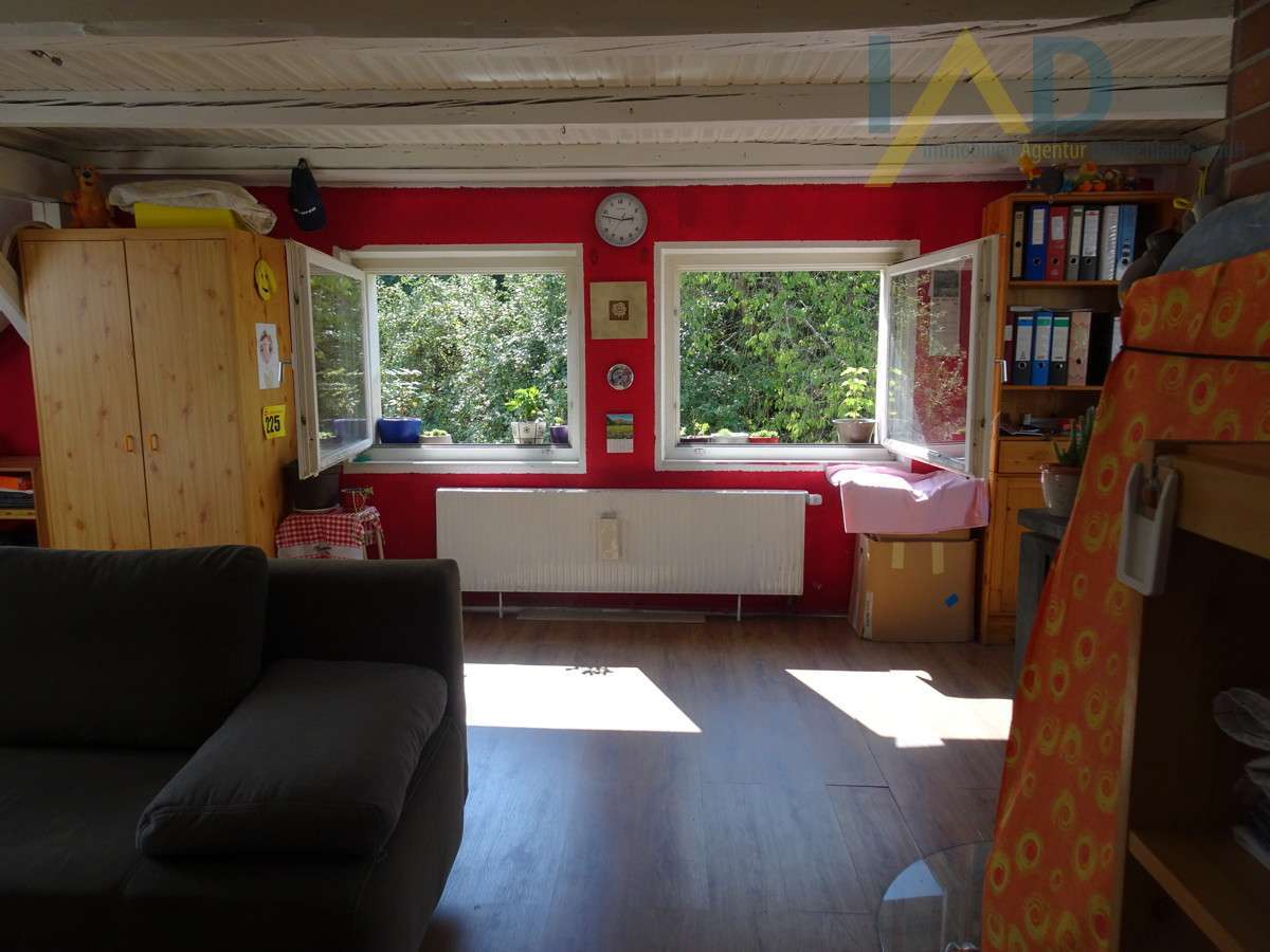 Helle 2-Zimmer-Wohnung mit eigenem Garten– sanieren, einziehen, wohlfühlen!, Amberg – Bild 3