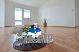 Sonnige Wohnung mit großem Balkon lädt zum Entspannen ein. – Scharnhorstring 14, 39130 Neu Olvenstedt, Magdeburg – Vorschaubild 1