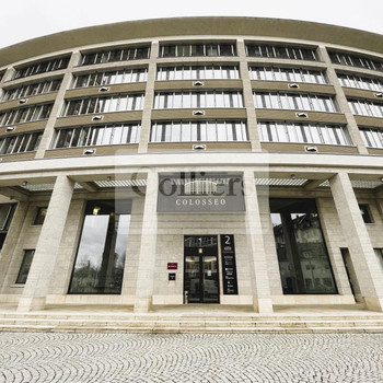 Urbane Flächen mit ruhigem, begrünten Innenhof! Provisionsfrei!