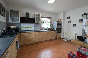 **Heimerzheim** Freistehendes Einfamilienhaus - große Sonnenterrasse, Klimaanlage, Kaminofen, Garage – Die vollständige Adresse der Immobilie erhältst du vom Anbieter., 53913 Swisttal – Vorschaubild 9