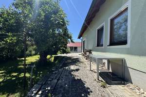 Zweifamilienhaus in ruhiger Lage – Die vollständige Adresse der Immobilie erhältst du vom Anbieter., 92286 Rieden – Vorschaubild 3